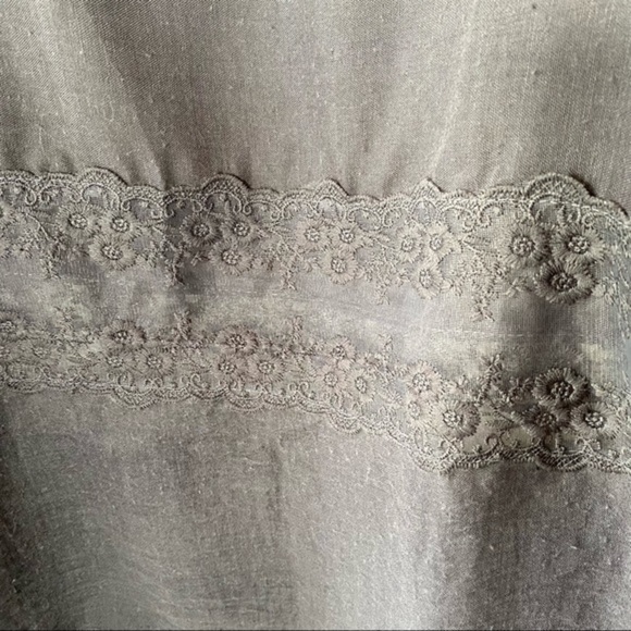 Large Gray Viscose Scarf Lace Insets - Picture 3 of 5